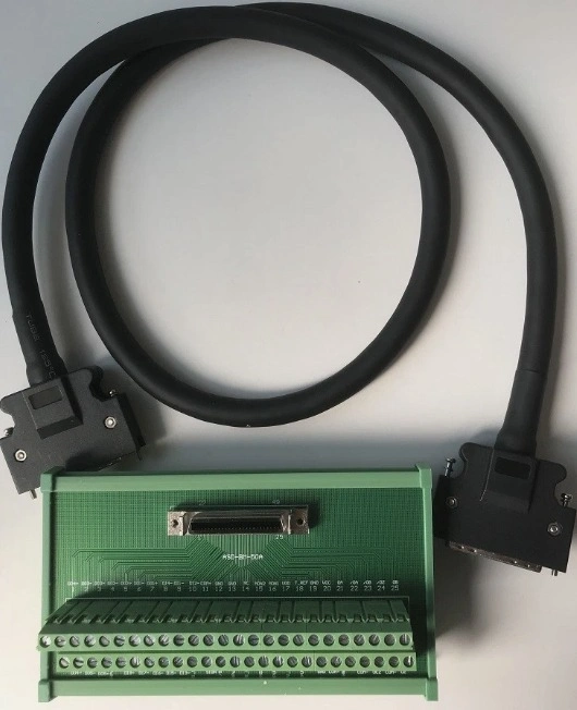 DELTA ASD-BM-50A Terminal 50pin + Cable 0.5 m para Servomotor Drive